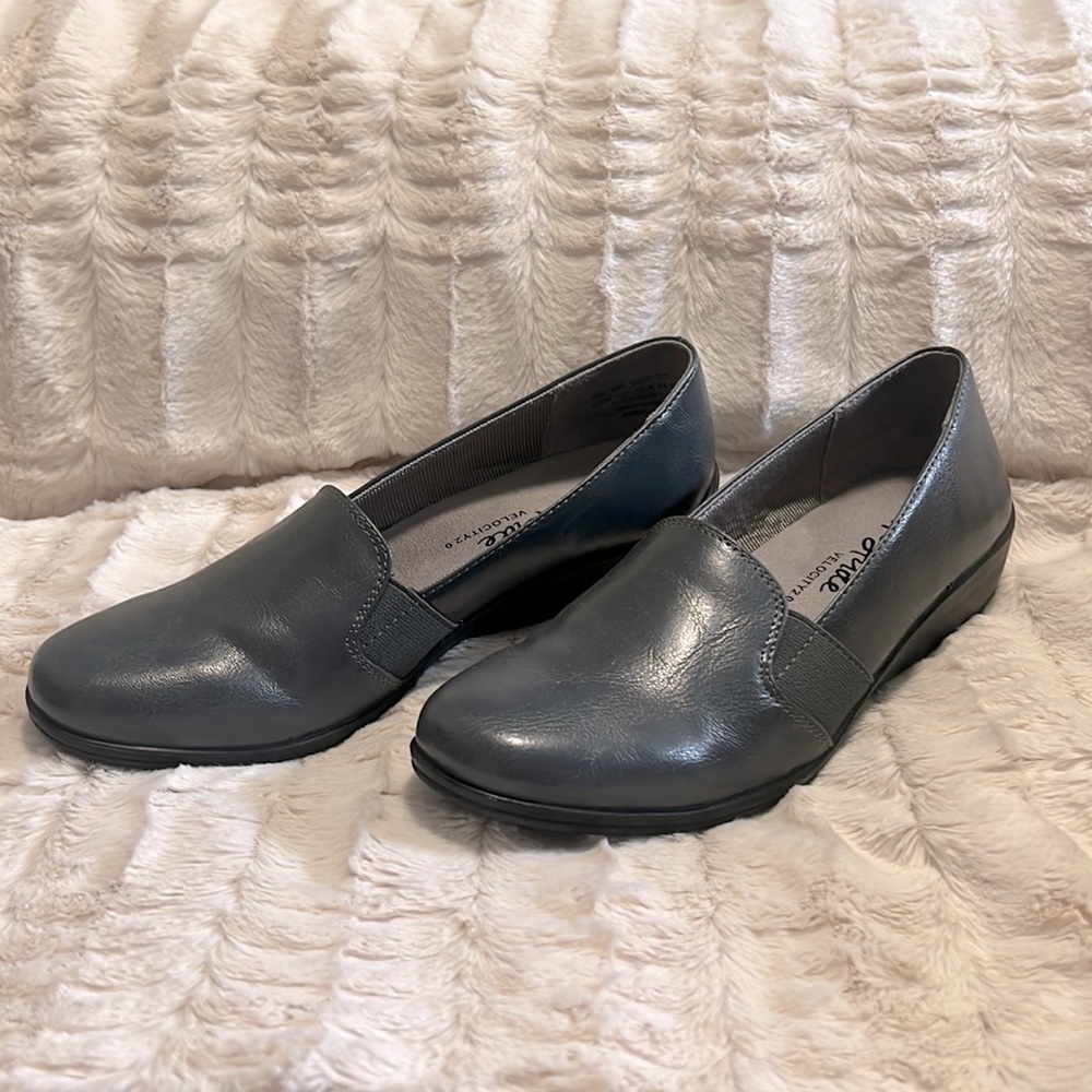 NWT LifeStride Isabelle flats in slate gray - 6.5